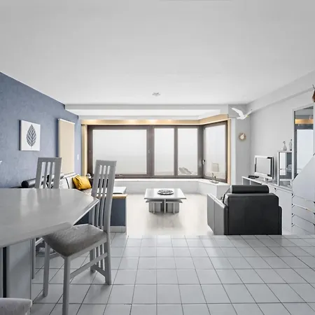 Flat In With Ocean Views *